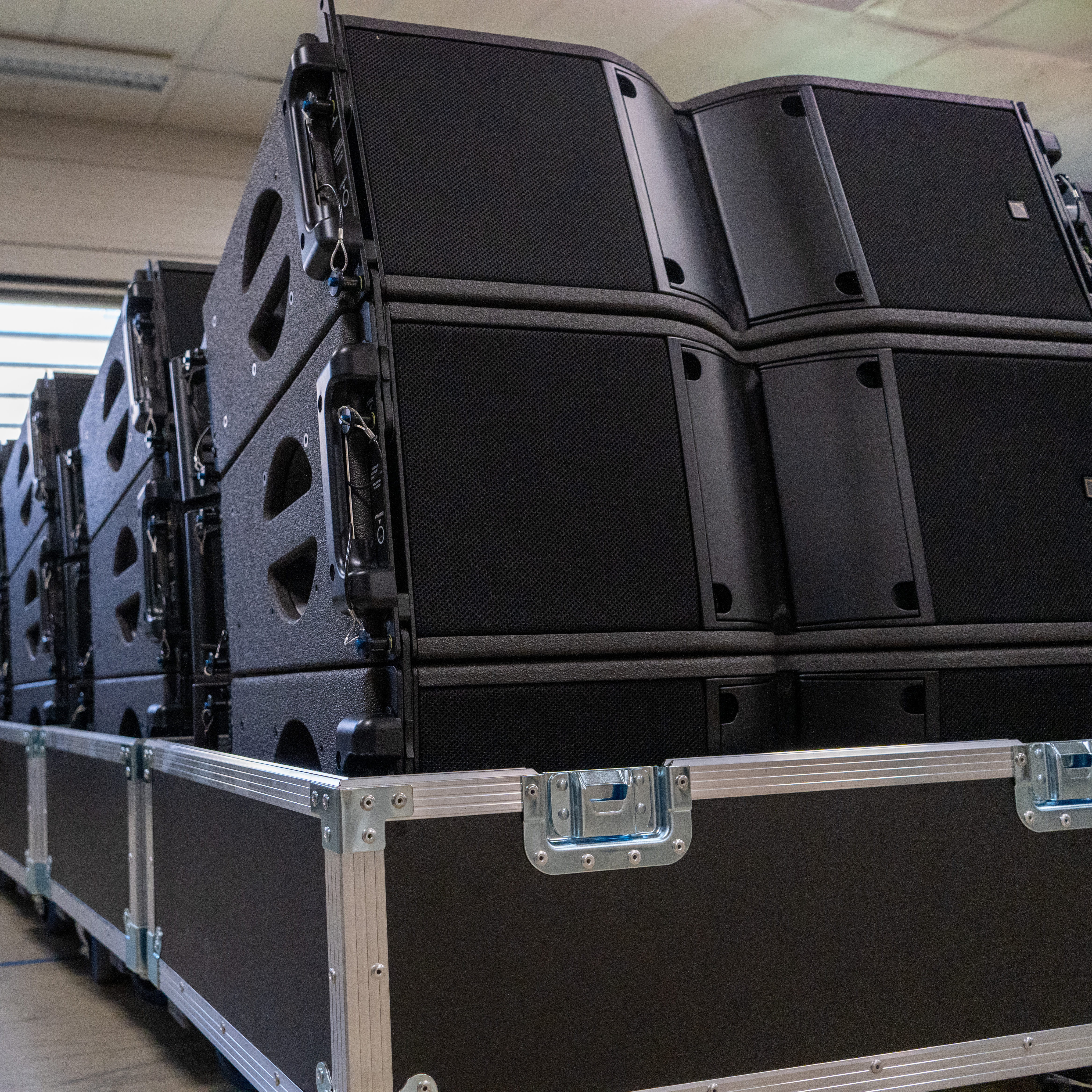 Enceintes en flight case ouvert — MOG Used